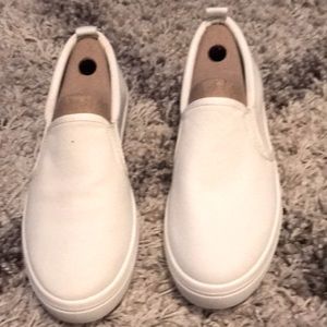 White Sketcher street tennis shoes